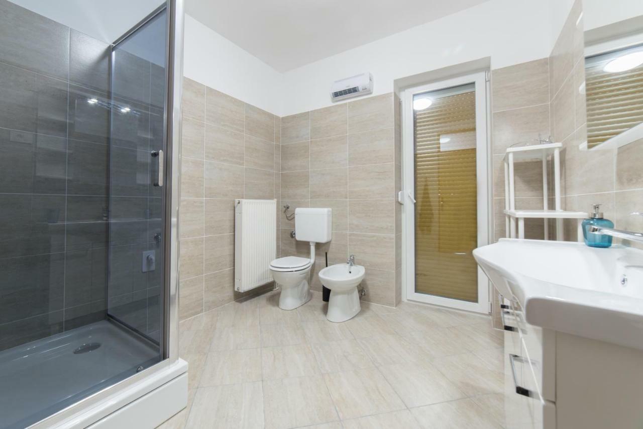 Apartments Raspolic カスタヴ 部屋 写真