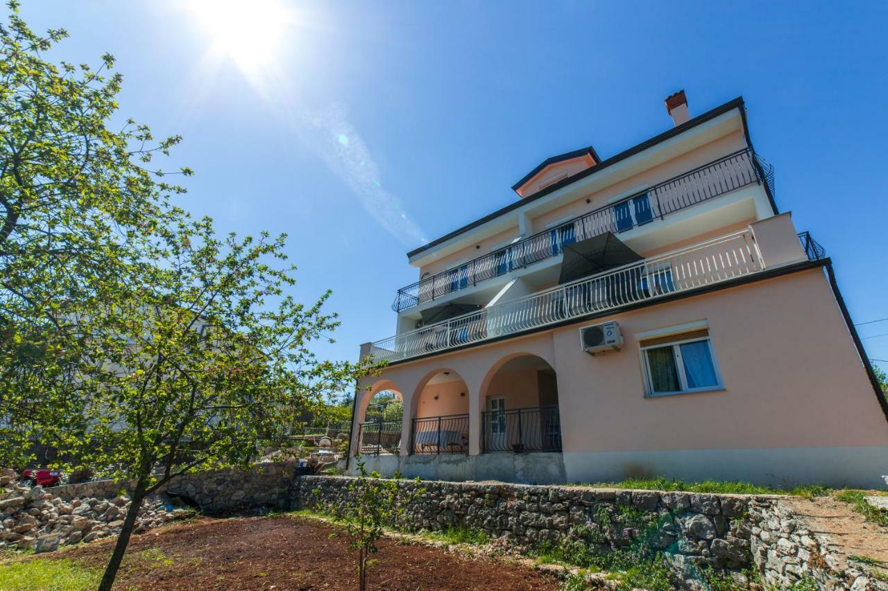 Apartments Raspolic カスタヴ エクステリア 写真